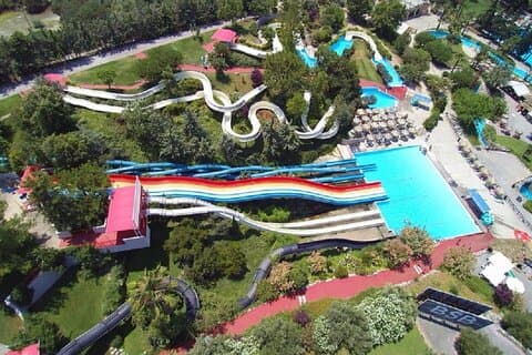 Ganztägiger Eintritt zum Wasserpark Limnoupoli mit Transfer