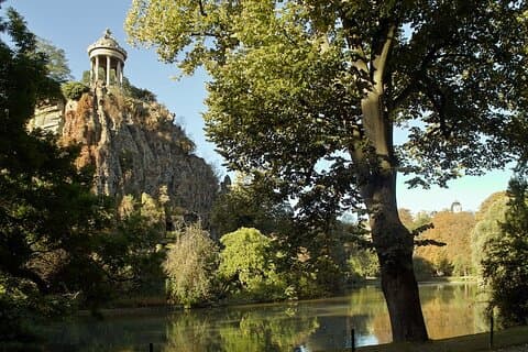 Visita guiada de Buttes Chaumont y sus alrededores.