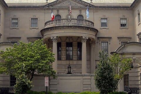 Secrets on Embassy Row: A Self-Guided Audio Tour i Washington DC