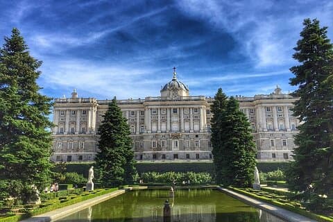 Visita VIP privada ao Palácio Real e passeio pela cidade. Toda Madrid em um dia