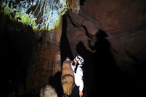 Expérience spéléologique au karst avec transfert depuis Yanghsuo
