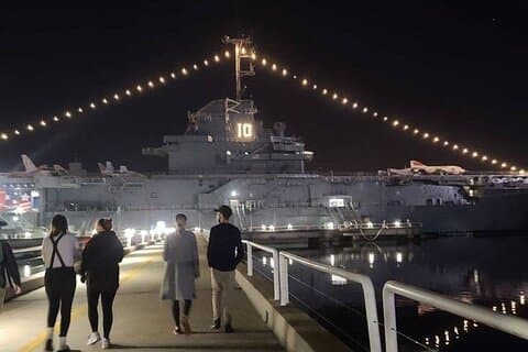 Tour fantasma della USS Yorktown con accesso notturno esclusivo
