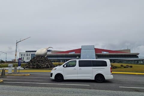 Traslado privado al aeropuerto de Keflavik de ida