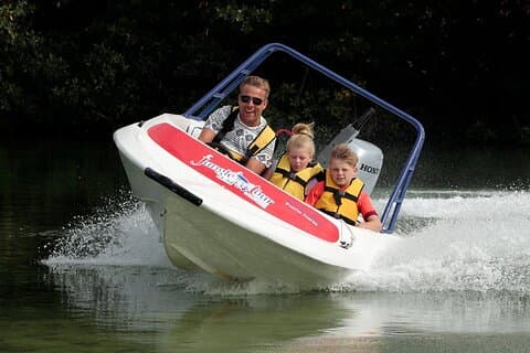 Mangrove Jungle Speedboat Tour i Nichupte Lagoon