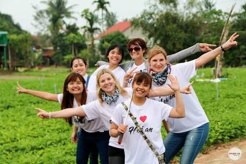 Hoi An plattelandstour per scooter met vrouwelijke motorrijders