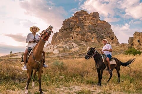 Capadocia Adventures : Tour a caballo al atardecer