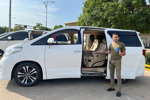 Privat overførsel/ Phnom Penh til Sihanoukville af VIP Alphard 2010