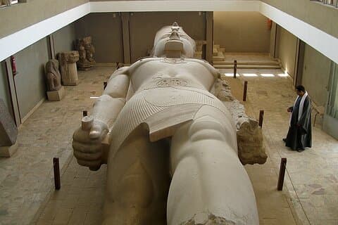Tour de día completo en las pirámides de Giza-Memphis-Saqqara