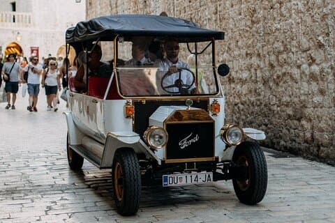 Privat sightseeingtur i Dubrovnik med en klassisk gammel bil