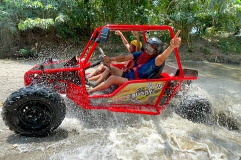 Aventura guiada de buggy de meio dia para Amber Cove e Taino Bay