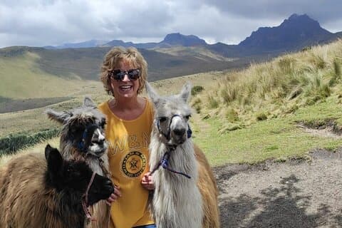 Quito Skyline & Equator Private Tour