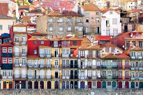 Portugal unterwegs: zwischen historischen Städten und Stränden der Algarve