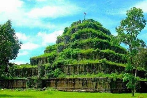 Koh Ker Pyramid Temple og Beng Mealea Jungle Temple