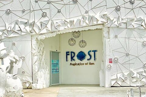 Eintrittskarte für „Frost Magical Ice of Siam Pattaya“ mit Transfer
