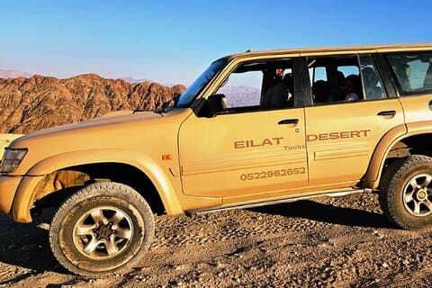 Half Day Private Guided Jeep Tour and Hiking at Red Canyon
