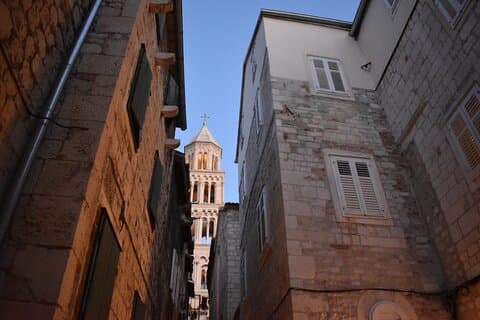 Split arkeologisk kulturell og historisk guidet fottur