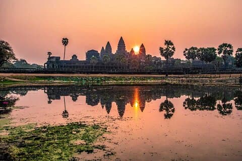 Vendo o nascer do sol na excursão de meio dia em Angkor
