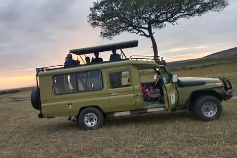 4-tägige Gruppensafari zur Masai Mara und zum Lake Nakuru – 4 x 4 Jeep