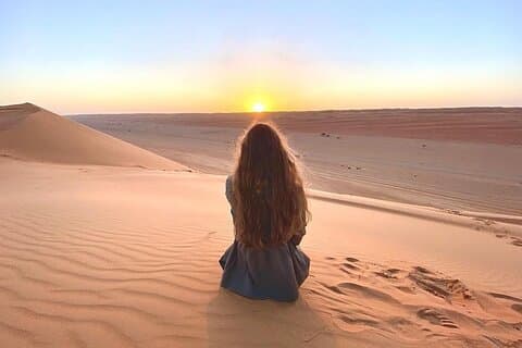 Deserto de Wahiba de dia inteiro e excursão em grupo Wadi Bani Khalid