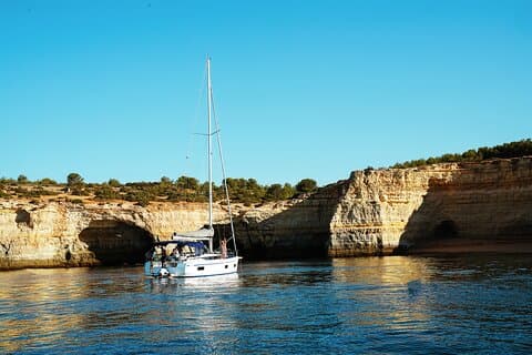 7 Hour Guided Sailboat Yacht Cruise Tour in Algarve