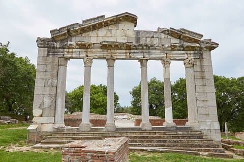 Tour privato di un giorno di Berat e dell'antica città di Apollonia