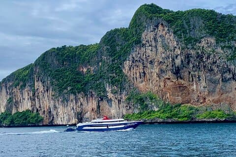 Phi Phi Islands med færge