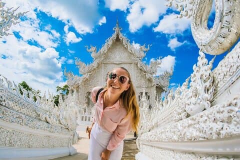 Chiang Rai: Vita, blå, röda tempel och långhalsad bytur