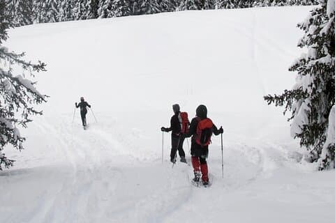 Snowshoeing in Sethan Village, Manali