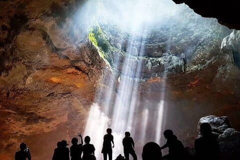 Tour della grotta di Jomblang da Yogyakarta con trasferimento in hotel