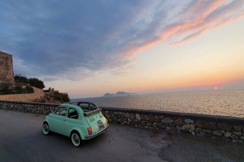 3 Ore Tour al Tramonto in Auto d'Epoca a Sorrento