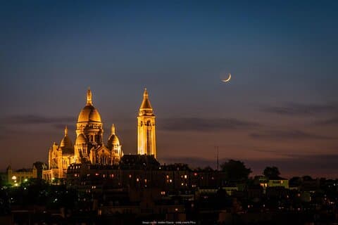 Montmartre la nuit : visite privée à pied en soirée