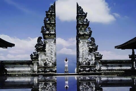 Noleggio auto privato per l'intera giornata: tour di Bali alle porte del paradiso