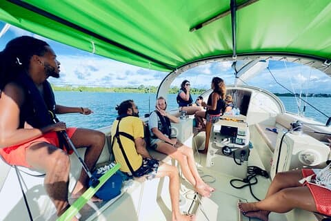 The sailing lagoon – coral snorkeling in small groups (4 hours)