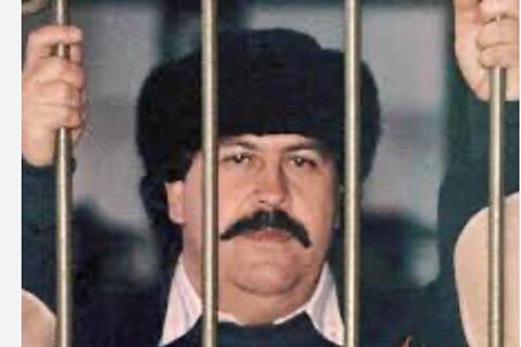 Excursão prisão Pablo Escobar na Catedral