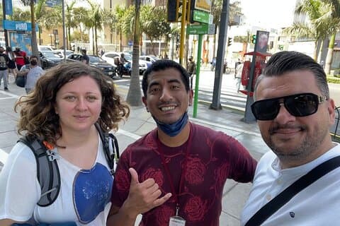 Viaje como um morador local em uma visita guiada privada em Lima