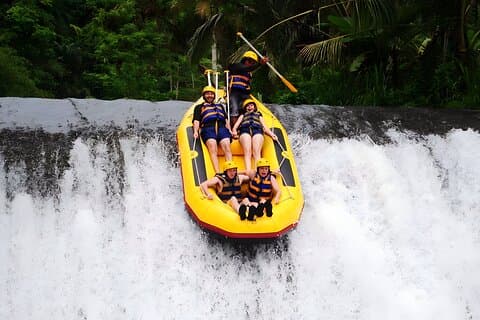Telaga Waja White Water Rafting e tour del villaggio artistico di Ubud