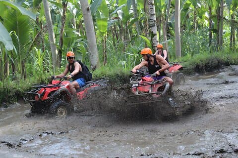 Avventura in quad e Tanah Lot Tour al tramonto a Bali