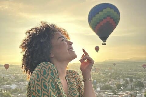 Hot air balloon flight + cave breakfast + Teotihuacan.