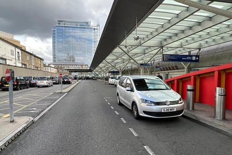 Aeropuerto de Heathrow hacia/desde Londres - Traslado privado + Meet & Greet