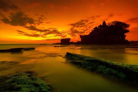 Pacotes turísticos para Cachoeira de Ubud e pôr do sol em Tanah Lot