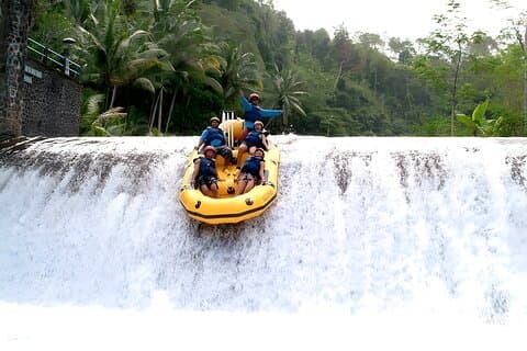Telaga Waja White Water Rafting e tour del tempio di Besakih