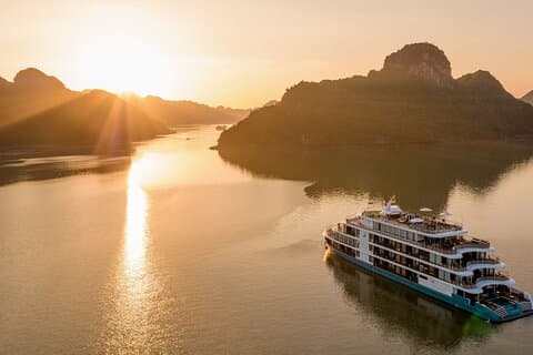 Capella Cruise 3-dagers Utforsk Halong Bay og Lan Ha Bay fra Hanoi