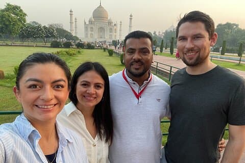 Von Jaipur : Private Sunrise Taj Mahal und Agra Fort Tour Mit dem Auto