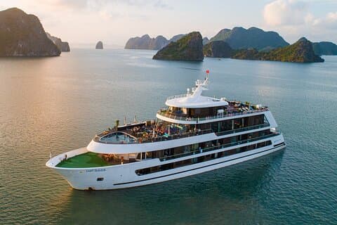 Stellar of The Seas største krydstogt i Halong Bay 3 dage 2 nætter