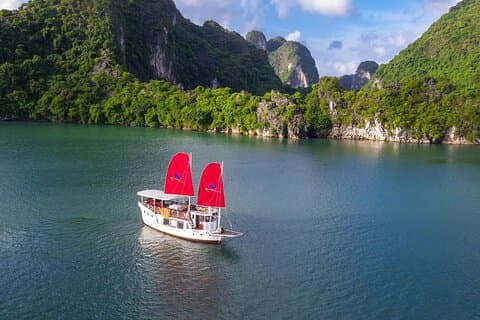 Unikt Halong privat dagscruise - Fiskelandsby, kajakk