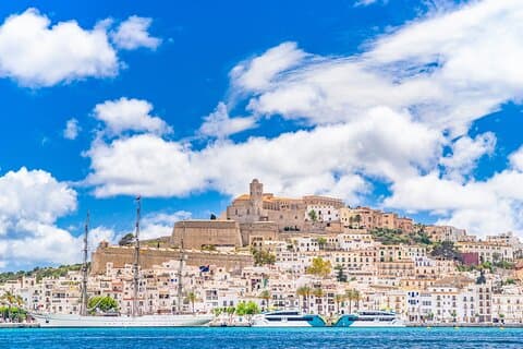 Excursão terrestre privada de dia inteiro em Ibiza saindo do porto de cruzeiros de Ibiza