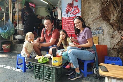 Privé kindvriendelijke Hanoi-foodtour met een voorproefje van geweldige gerechten