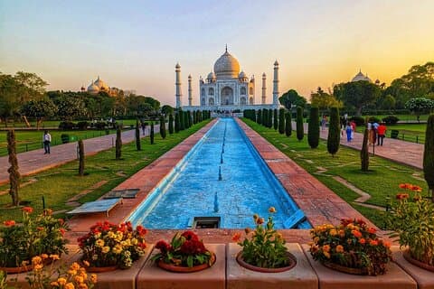 Da Delhi: Taj Mahal Sunrise e tour del forte di Agra in auto privata