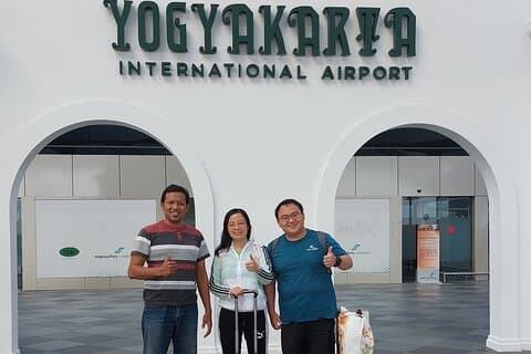 Trasferimento dall'aeroporto di Yogyakarta (per 1-4 persona)