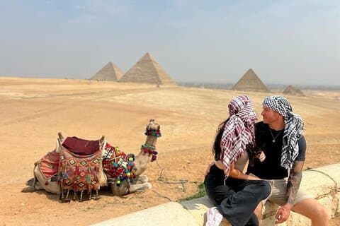 VIP Giza Pyramider, Sphinx, Lunch, Camel Ride & indenfor pyramiden